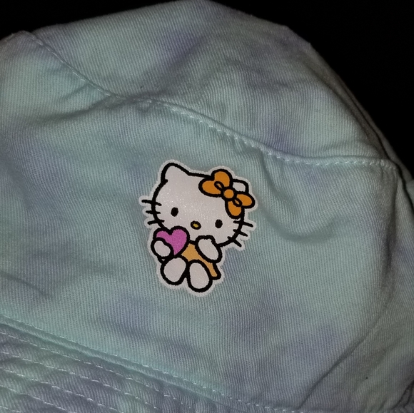 HELLO KITTY BUCKET HAT - Picture 2 of 7